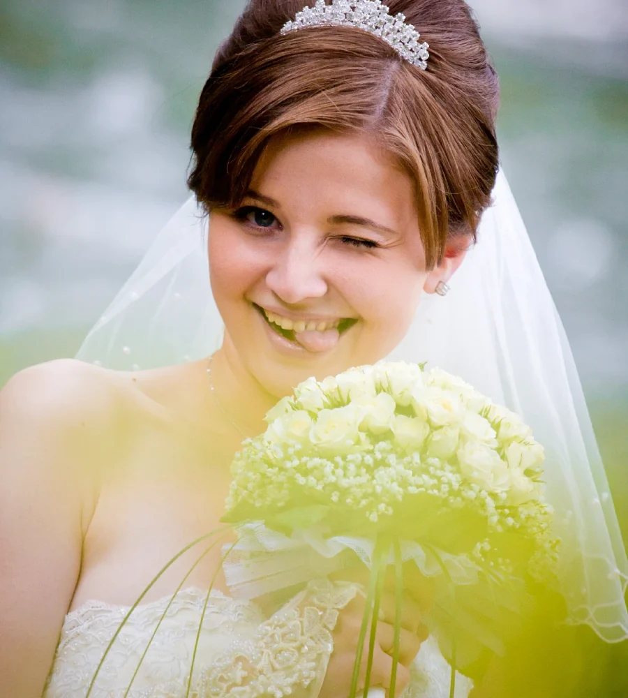 happy-bride-2022-10-31-22-00-17-utc happy-bride-2022-10-31-22-00-17-utc